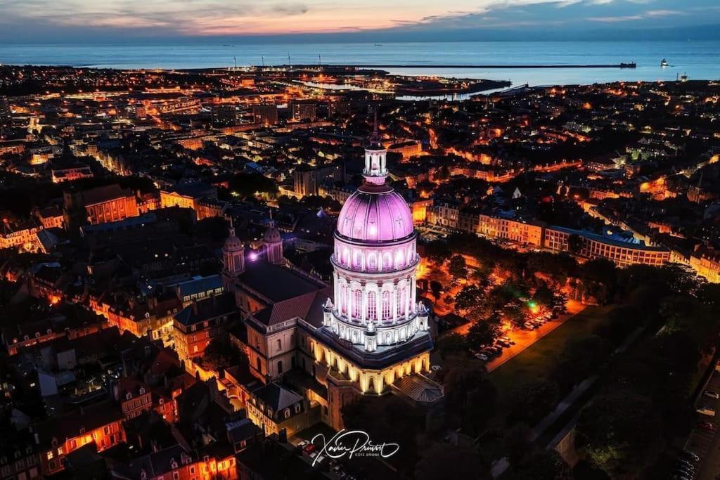 Le Tiki De Notre-Dame - Duplex Vue Cathedrale Lägenhet Boulogne-sur-Mer Exteriör bild